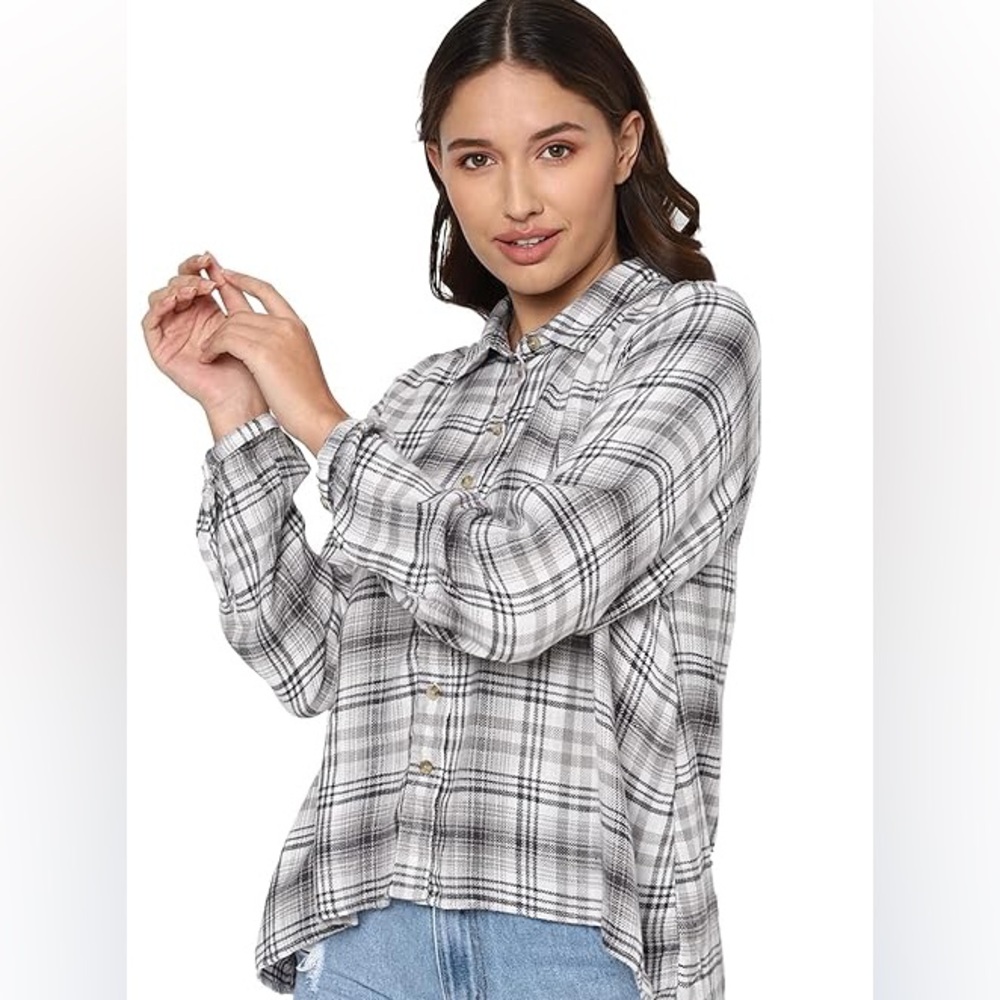 Oversized American Eagle Outfitters Black and White Plaid Button-Down Shirt